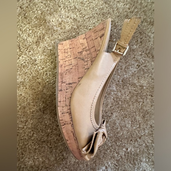 CL By Laundry Wedges size 9.5 - Picture 6 of 8